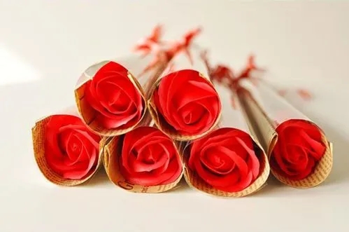 7朵玫瑰代表什么，偷偷爱着你
