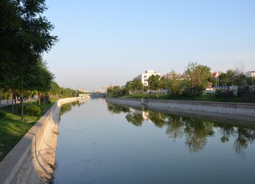 河水浇花的正确方法 河里的水浇花方法步骤